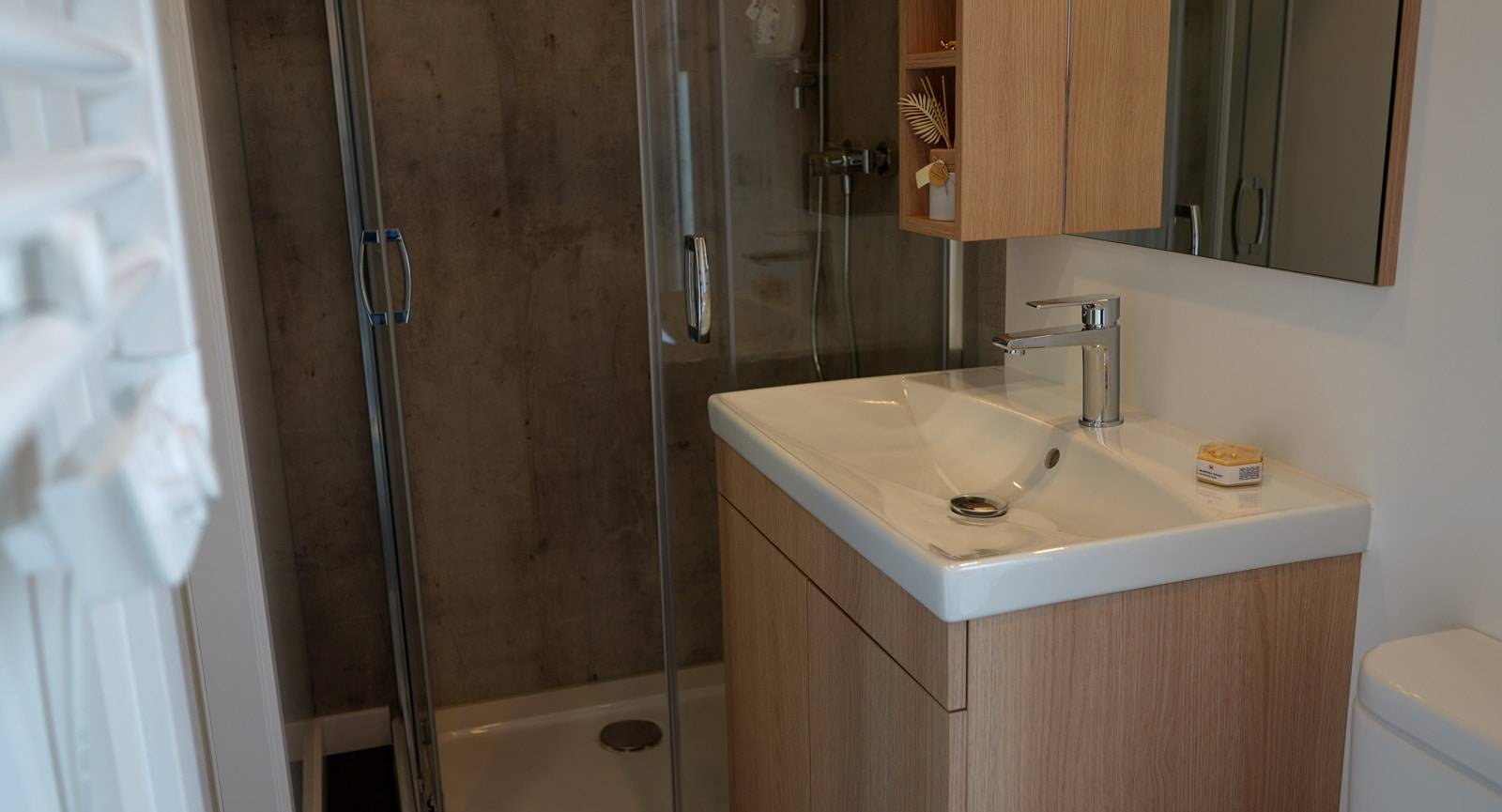 Mobile home A – bathroom